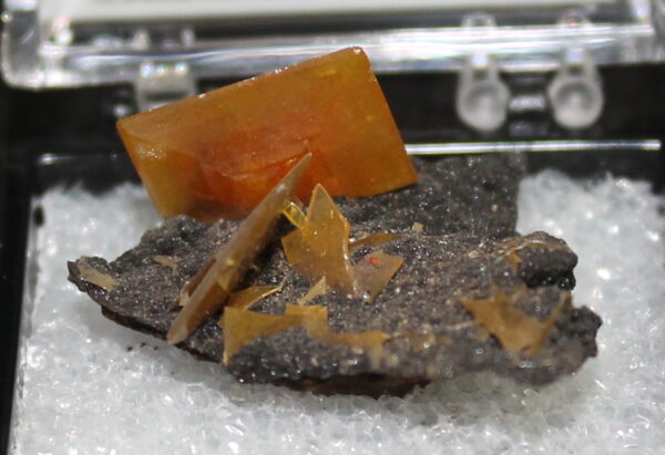 Wulfenite crystals