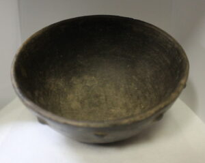 Mississippian Native American pot