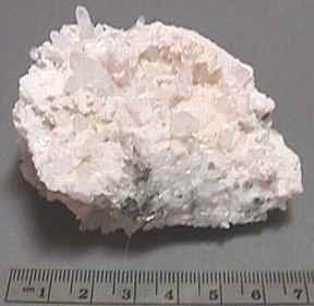 Quartz with manganocalcite and pyrite - J02761