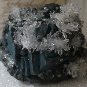 Tetrahedral Quartz on Sphalerite